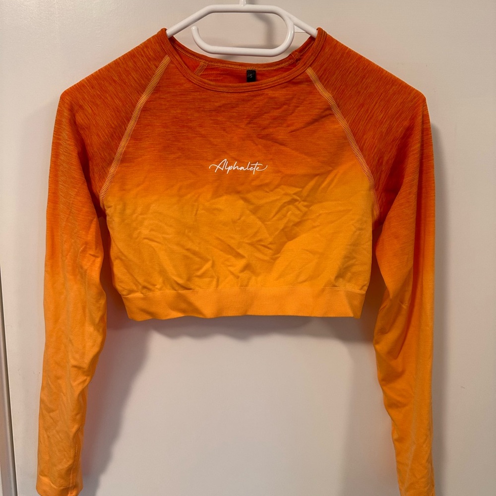 Alphalete amplify crop top